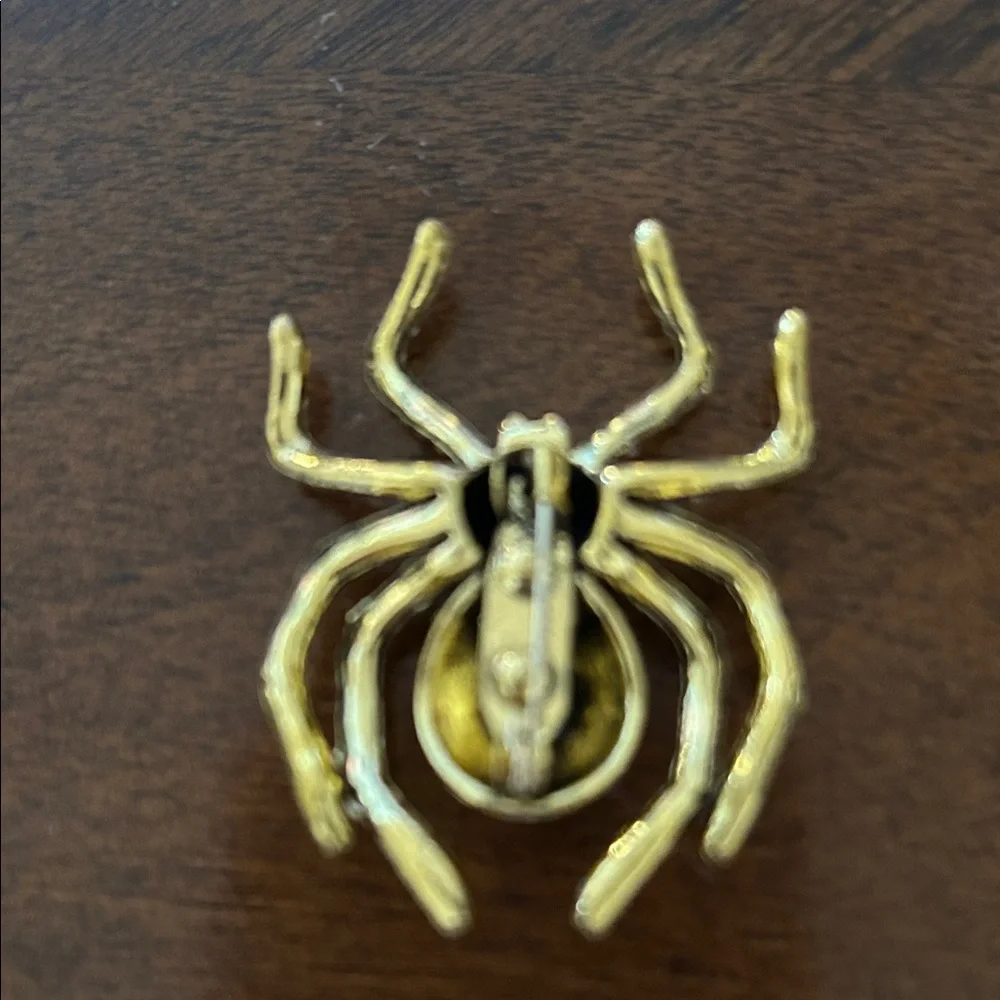 Elegant Gold and Green Spider Reptile brooch